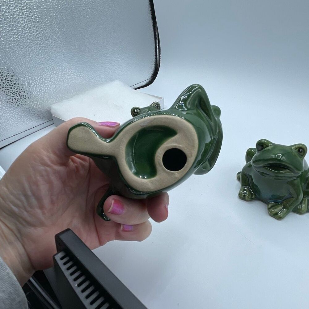 Set of 3 whimsical frog garden porch shelf sitters figures - Picture 5 of 7